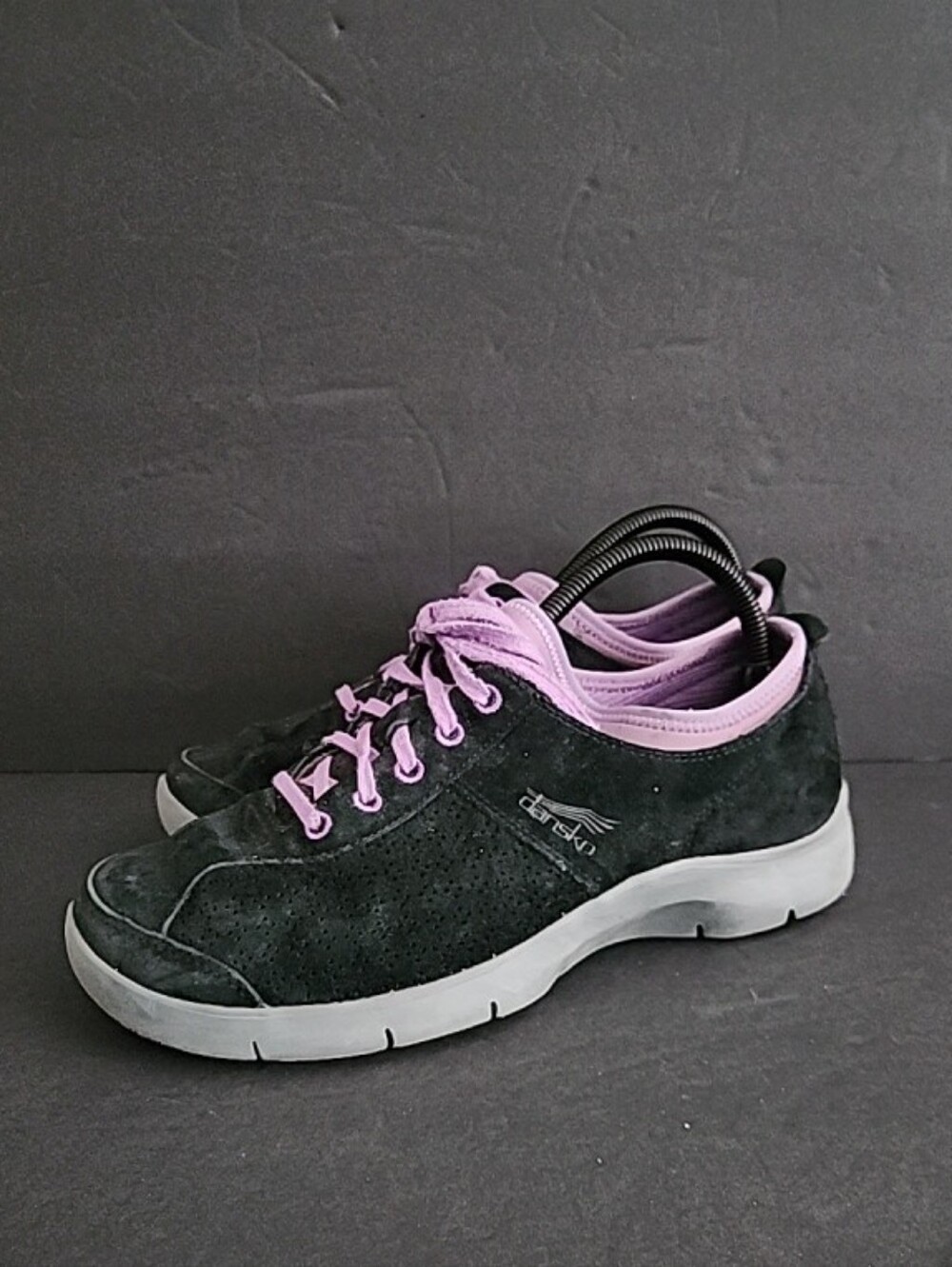 Dansko Elise Sneakers Black Comfort Lace Up Suede Shoes Size 39 [US 8.5-9]